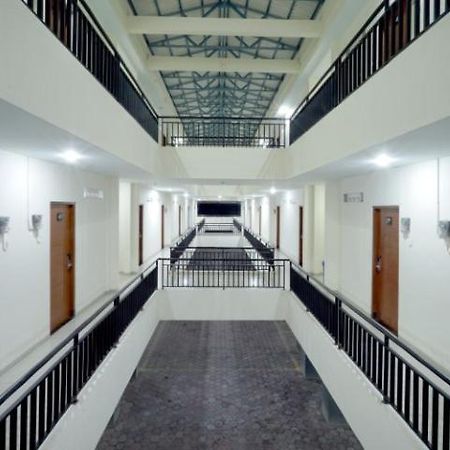 Dparagon Seturan 4 Maguwo Bagian luar foto