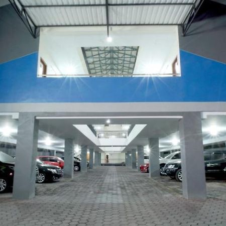 Dparagon Seturan 4 Maguwo Bagian luar foto