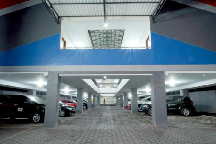 Dparagon Seturan 4 Maguwo Bagian luar foto